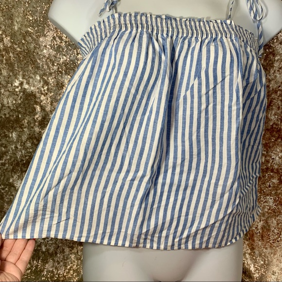 Levi’s Striped Cropped Tank - Picture 2 of 6